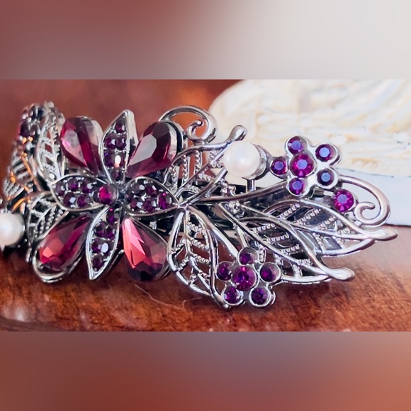 Vintage UV Reactive Manganese Glass Floral Barrette – 26g Victorian Revival main image 7
